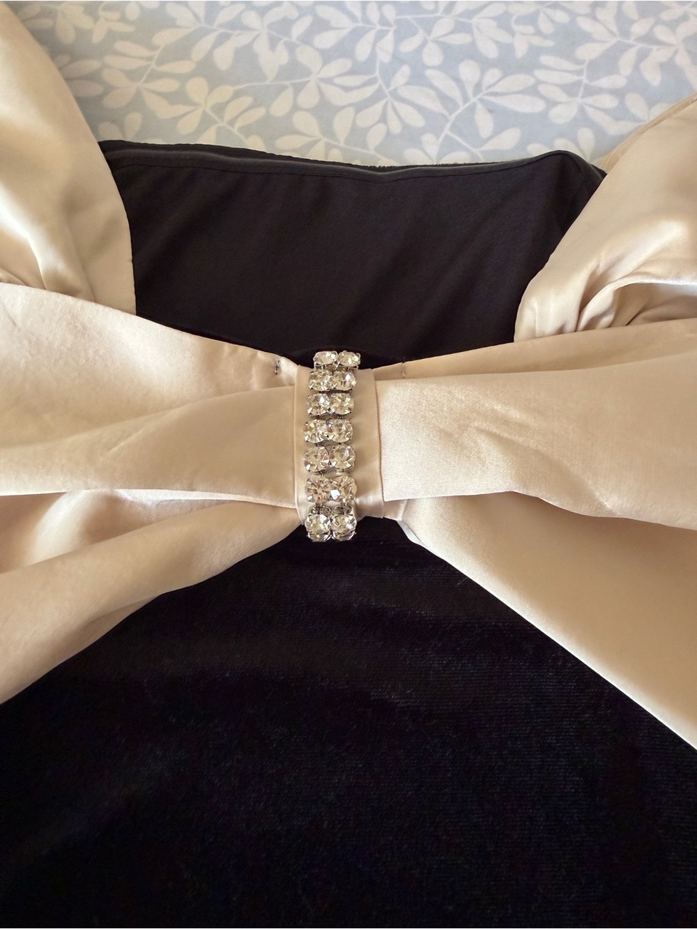 NWOT EXPRESS Velvet Square Neck Satin Rhinestone Bow Bodysuit Size Large - Picture 7 of 10